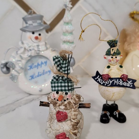 lot of random Christmas ornamemts. angels, snowman picture frame, snowman, ect - Picture 4 of 5